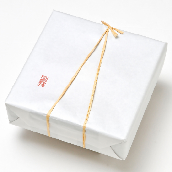 2168 〈伊勢のくに　匠の一座〉あそらの菓房　まがたまサブレ（16枚入り/中缶）自家製　手作り　ザクザク　勾玉　ご縁結び　おしゃれ　伊勢神宮外宮　お菓子　スイーツ　クッキー　米粉　古代土器　オリジナル