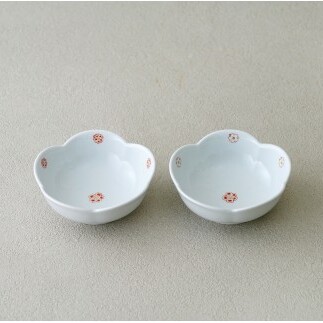 有田焼 花割小梅文様小鉢 2個組【肥前赤絵窯元 鷹巣】有田焼 食器 器 うつわ 和食器 手描き 赤絵 菓子皿 小鉢 ギフト プレゼント bm016_イメージ2