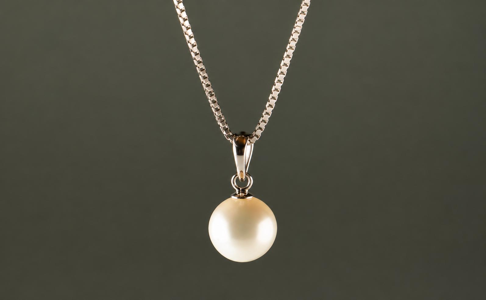 
                  【天白真珠】8.5㎜ バロック球 （SVチェーン）真珠 パール 宝石 ジュエリー シルバー ネックレス アクセサリー 天白真珠  [tenpaku33] 
                