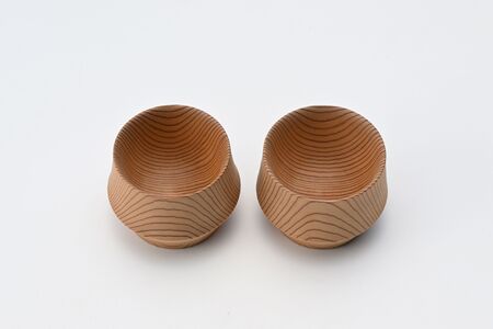 新潟県産杉のぐい呑み「樹盃 Sugi」2個入り《1個のサイズ:Φ65×H50~52mm》加茂市 朝倉家具