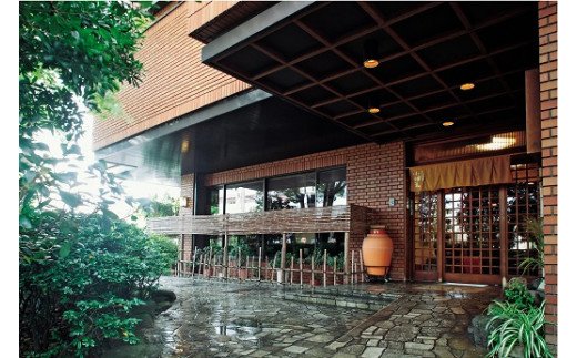 創業大正九年　日本料理小伴天　季節の会席ペアチケット　H007-107