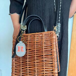 刺繍 イニシャル レザー キーホルダー JINTO 革小物 野球 グロ-ブ 革