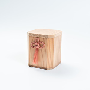 伝統工芸 とくしま 杉 骨箱 茜染 3寸【 杉の 骨壺 】