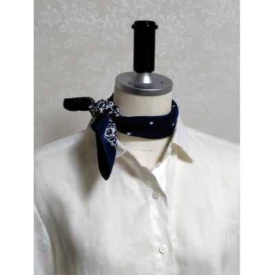 ふるさと納税 長浜市 浜ちりめんシルク100%の洗濯機でも洗えるシルクスカーフ(53×53)Navy-ペイズリー柄 |  | 01