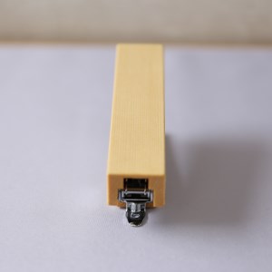 SZ0085　《5種の木材から選べる》木製ホチキス （ベイヒバ）