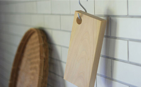 対馬産ヒノキのちょこっとまな板≪対馬市≫【家具製作所kiiro】木製 調理器具 キッチン 調理[WAL027]