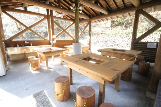 【 大自然で深呼吸 】 四万十源流の里 宿泊券 ( 12名用 バンガロー 1棟貸 ) 高知 四万十 源流 宿泊 観光 自然 チケット 旅行券