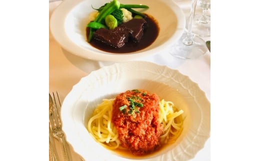 【ふるさと納税】ベニズワイガニの特製トマトソースのパスタと和牛ホホ肉の赤ワイン煮込みセット[ 蟹 和牛 パスタ イタリアン 本格 グルメ ベリーニ 冷凍 ヨーロッパ 名店 ]　お届け：12/27～1/5の発送はできません