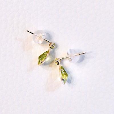 ふるさと納税 甲府市 【ジュエリー】K10 イエローゴールド ペリドット ピアス 保証書付 SE-2861 |  | 01