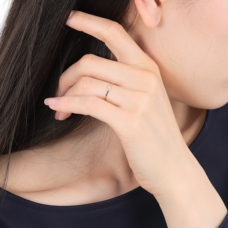 〈 甲府ジュエリー 〉細身、0.04ct　ウェーブライン　Ｋ10YG　一粒ダイヤ　リング　R951DI-Ｙ2