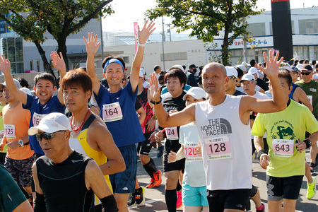 よこてシティハーフマラソン チャレンジラン（10km）出走権 1名様分 令和7年9月28日開催 横手市市制施行20周年記念 第10回 レターパックライト