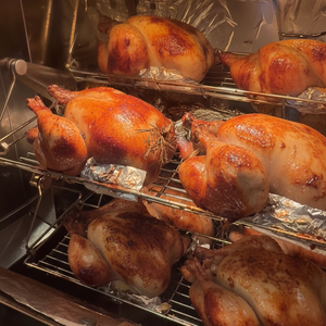 富士山御殿どりのローストチキン 1羽（約1kg）2～4人分 ローストチキン 肉 鶏肉 国産 鶏 チキン ディナー パーティー お祝い プレゼント 贈答 洋食 静岡県 三島市