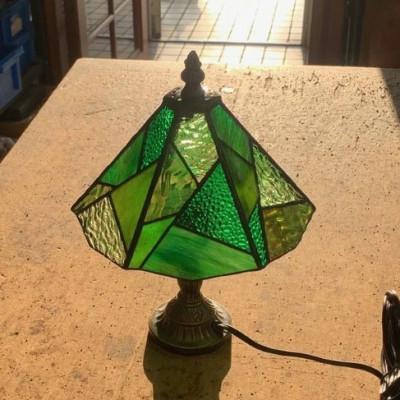 ふるさと納税 大村市 ステンドグラス ランプ 【スタンド型　色彩　緑】 |  | 02