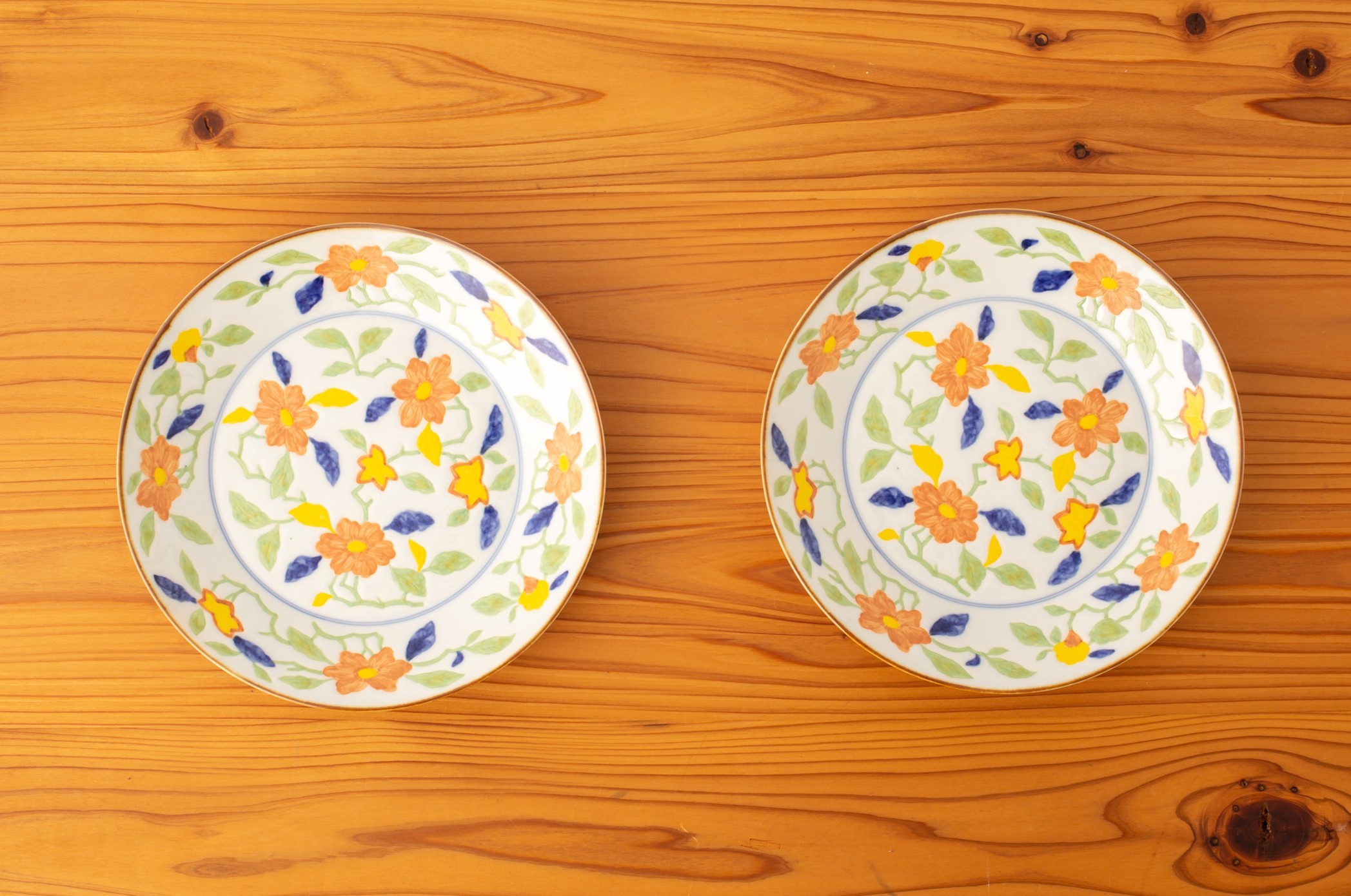 
                  有田焼 皿 2枚セット 福泉窯 中山陶和堂
                