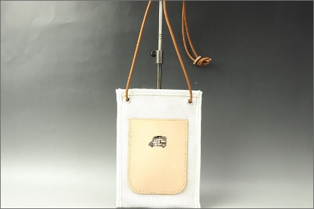 【1032-1】キャンピングカーロゴがお洒落！　帆布サコッシュ　( 野口オートキャンプ場 )