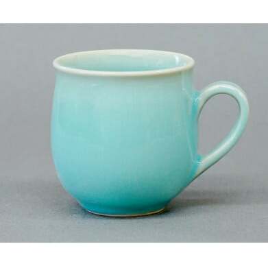 有田焼 マグカップ 翡翠丸マグカップ 【茂正工房】透明感のある青緑色 マグカップ 丸みのあるふっくらとしたフォルム マグカップ 口当たりが良い飲みやすい形状 マグカップ 飽きの来ないシンプルデザイン 