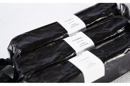 贅沢で奥深い味わい《丹波篠山黒豆スティックチーズケーキ》 AP17