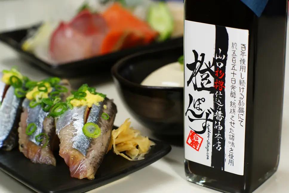 木桶で仕込む地産醤油。6種類の濃口醤油を味比べ!ぽん酢・玉子かけ・寒漬も!セット 桑田醤油有限会社 山口県 防府市 B-F13 醤油 詰め合わせ 濃口醤油 調味料 ぽん酢 漬物 減塩 木桶仕込み 天然
