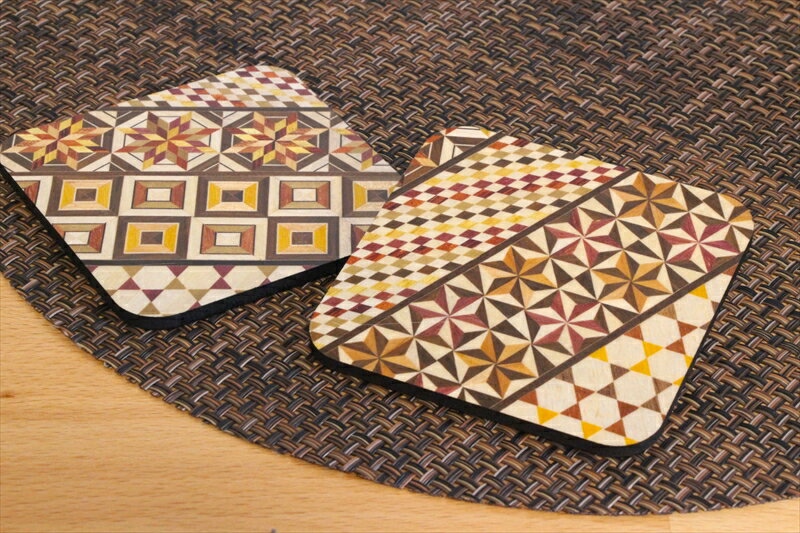 【ふるさと納税】【箱根寄木細工　四角貼りコースター2枚セット】いつもの暮らしにおしゃれなアイテムを【 コースター 神奈川県 小田原市 】