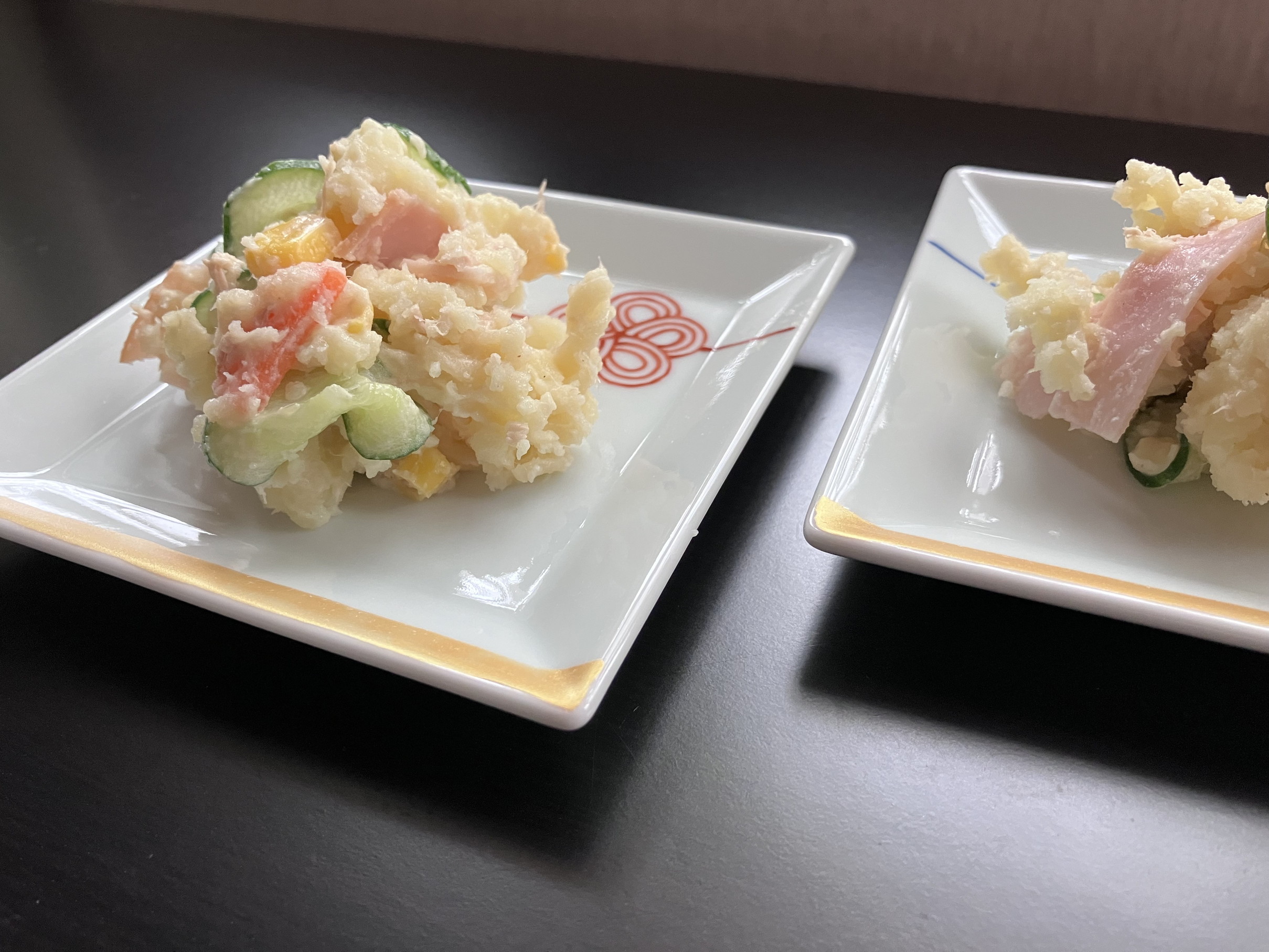 伊万里焼 梅水引5寸角皿（青・赤）セット H1073_イメージ3
