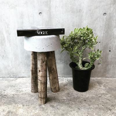 ふるさと納税 河内長野市 コンクリートスツール(3) 高さ52cm  サスティナブルでおしゃれなオブジェです。