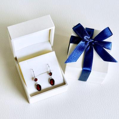 ふるさと納税 甲府市 【ジュエリー】Pt900 プラチナ ガーネット ピアス 保証書付 SIA-2575 |  | 02