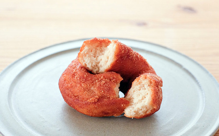 きびもちドーナツ（8種）セット（約750g） ／ 焼き菓子 もちもちドーナツ 卵不使用 全粒粉ドーナツ 素材にこだわるお菓子 メープルシロップ 体にやさしいおやつ パン屋ドーナツ 手作りドーナツ お取