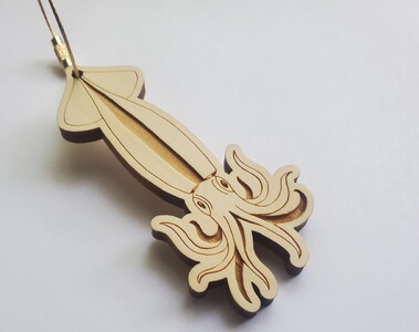 【スルメイカ・ニッケル】11種から選べる ヒノキ薫る 魚のウッドキーホルダー