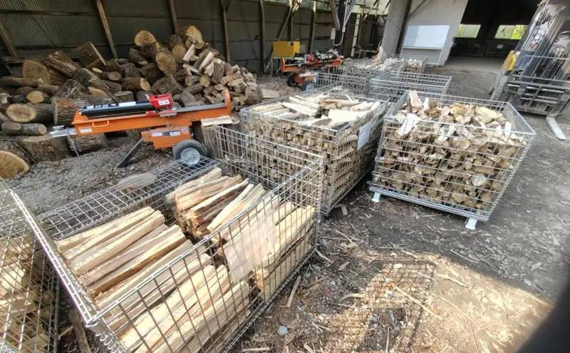 薪 広葉樹 ミックス キャンプ用 18～20kg アウトドア 乾燥薪 キャンプ用品 キャンプ 木材 たき火 焚火 
