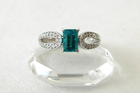 【ふるなび限定】【一点もの】Pt900　コロンビア産エメラルド（0.48ct）ダイヤモンドリング　K58　K06121-H　FN-Limited-SP