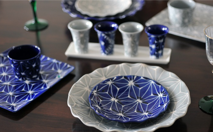 【波佐見焼】ホワイトライン麻 波 プレート M 瑠璃【翔芳窯】 [FE14]