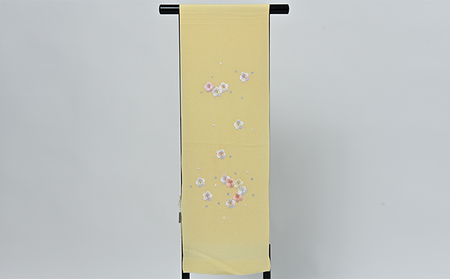 帯揚げ　黄色に花柄の刺繍　帯上げ　着物に