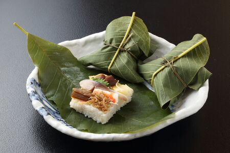 恵那の朴葉寿司と鯖寿司・更紗紅鱒寿司セット / すし 寿司 スシ 朴葉寿司 鯖寿司 さば寿司 さばずし さば 鯖 サバ 鱒寿司 ます寿司 ますずし ます 鱒 マス / 恵那市 / 金寿司[AUBF00