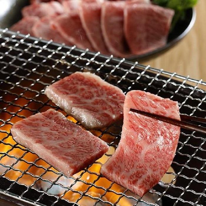 神戸牛 焼肉 4点盛り　300g（専用仕切り箱）　KB001