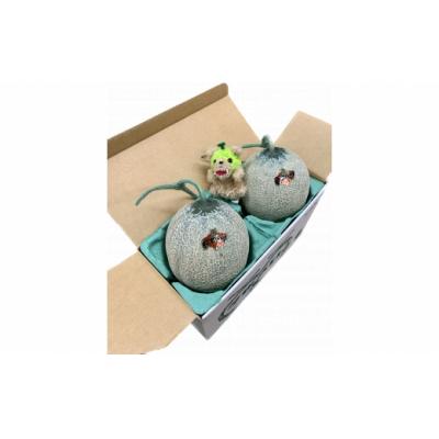 ふるさと納税 夕張市 【先行予約受付中】メロン熊くたくたストラップゴールドと夕張メロン優2玉(小玉)」W41