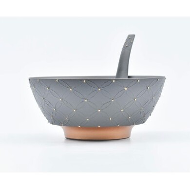 有田焼 究極のラーメン鉢ペア（レンゲ付）七宝繋ぎ【まるぶん】食器 器 うつわ 磁器 陶磁器 麺鉢 ラーメン鉢 丼 丼ぶり どんぶり ペア セット モノトーン シンプル おしゃれ A70-193_イメー