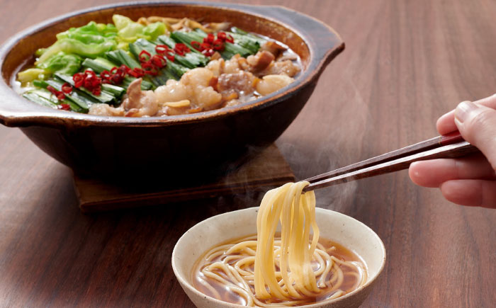 【全12回定期便】博多もつ鍋セット(あごだし醤油味)3-4人前×3個セット 吉富町/(株)やまやコミュニケーションズ [BGAH055] もつ鍋 醤油