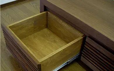 【HARKI テレビボード 180cm】 ウォールナット オイルフィニッシュ リモコン対応 無垢材のルーバー扉が印象的なテレビボード 家具 テレビ台 テレビボード TVボード AVボード 棚 リビング