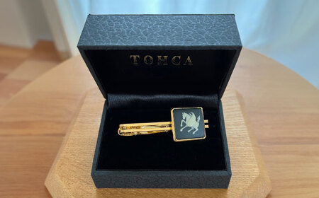 ＜タイピン＞ スクエア ペガサス / ネクタイ ピン スーツ 小物 ギフト 贈り物 / 瀬戸市 / 陶華[BBCD024]