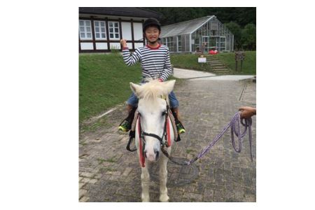 健康にいい！癒し効果もある！誰でも乗馬が楽しめる引き馬無料券_S55