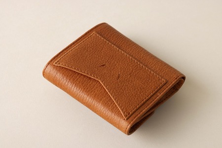 FACE-C（革のカシミヤ 北杜市産鹿革の三つ折り財布） NV（ネイビー）