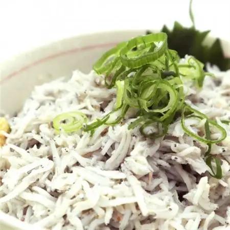 紀州湯浅醤油を使ったサーモンとカンパチの漬け＆釜揚げしらすの 海鮮丼 3種セット 計300g【配送不可地域：離島】【1335848】