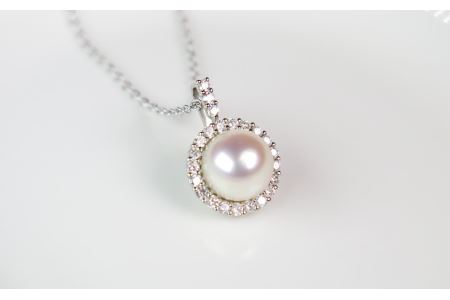 煌びやかな！あこや真珠9mmペンダント( PT900 ) / 伊勢志摩 伊勢 志摩 英虞湾 真珠 アコヤ真珠 本真珠 パール ネックレス ペンダント アクセサリー ギフト プレゼント クリスマス バレンタイン ファッション カジュアル 誕生石 記念日 国産 