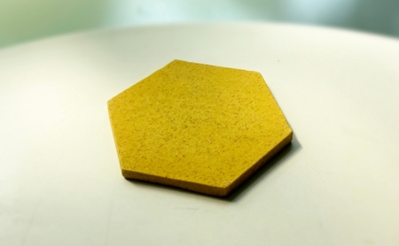プレート Hexa Plate 正六角形 皮 搾りかす コーヒーかす みかん皮 にんじん皮 えごま搾りかす たまねぎ皮 小物 飾り台 アロマストーンディフューザー 土台 茅ヶ崎市 神奈川県 えごま搾り