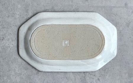 【瀬戸焼】 21.5cm プレート 八角中皿 粉引さくらんぼ 2枚 【カネ三商店】 / 食器 皿 プレート ギフト / 瀬戸市[BBDD095]