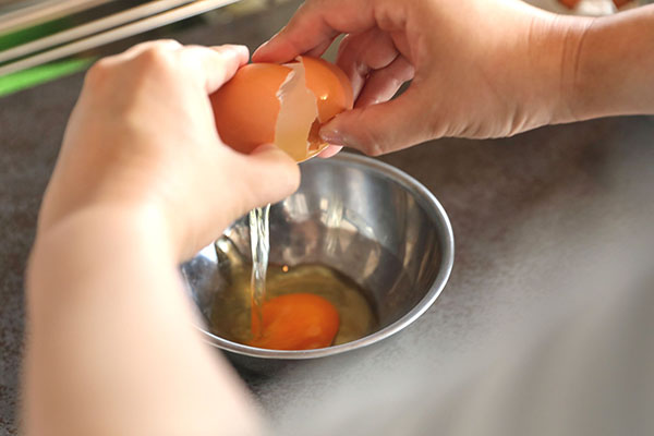 スズキのたまご 地養卵 MS～L 80～90個 約5kg 新鮮 卵 たまご 鶏卵 生卵 地養卵 赤たまご 80～90個