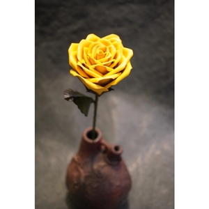 Eterna -Leather Rose- カラー 黄色 ／ 国産 革 レザー ローズ バラ 造花 アートフラワー 小物 インテリア 記念日 プレゼント 奈良県 葛城市【area001-yellow】