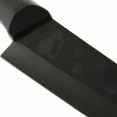 フォーエバー　彫刻黒セラミック包丁　ネコ　黒ハンドル　150mm【配送不可地域：沖縄県】