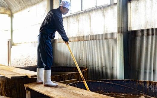 プラスティックやステンレスの桶とは異なる、「百年木桶」ならではの味わいを。創業100年以上続く、希少な木桶仕込みの究極の味噌と創業明治25年 福鰹屋の混合だしでつくる究極の味噌汁セット（赤だし500g