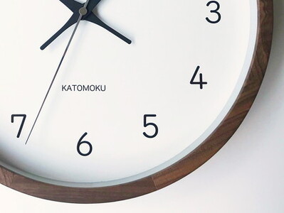 KATOMOKU　ウォールナットの木枠電波時計 